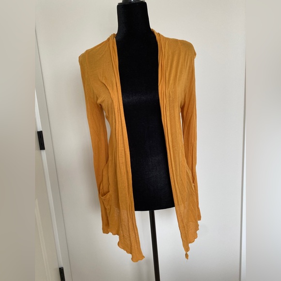 Gauzy mustard colored cardigan size medium - Picture 3 of 8